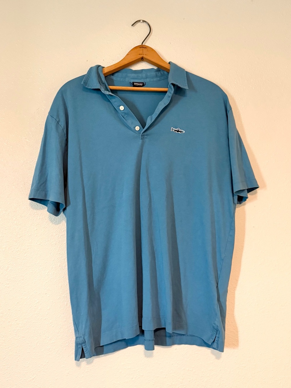 Patagonia Men’s sz Large Blue Cotton Short Sleeve Polo with Fish Logo